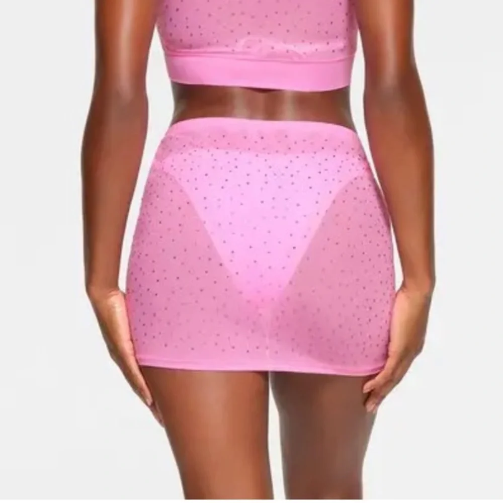 Sw5. Skims mesh rhinestone coverup mini skirt nwt Taffy pink size 4x 💖nwt